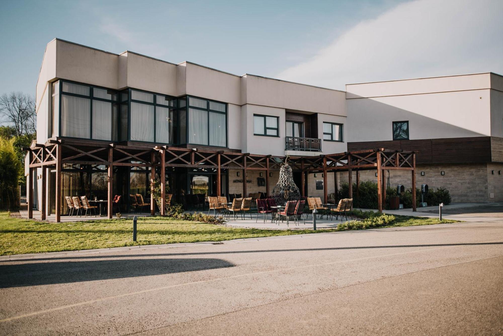 Hotel & Distillery Monogram Gradac (Tutin) Exterior foto