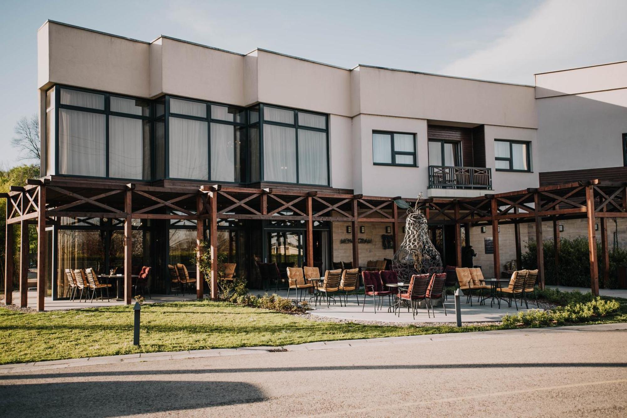 Hotel & Distillery Monogram Gradac (Tutin) Exterior foto