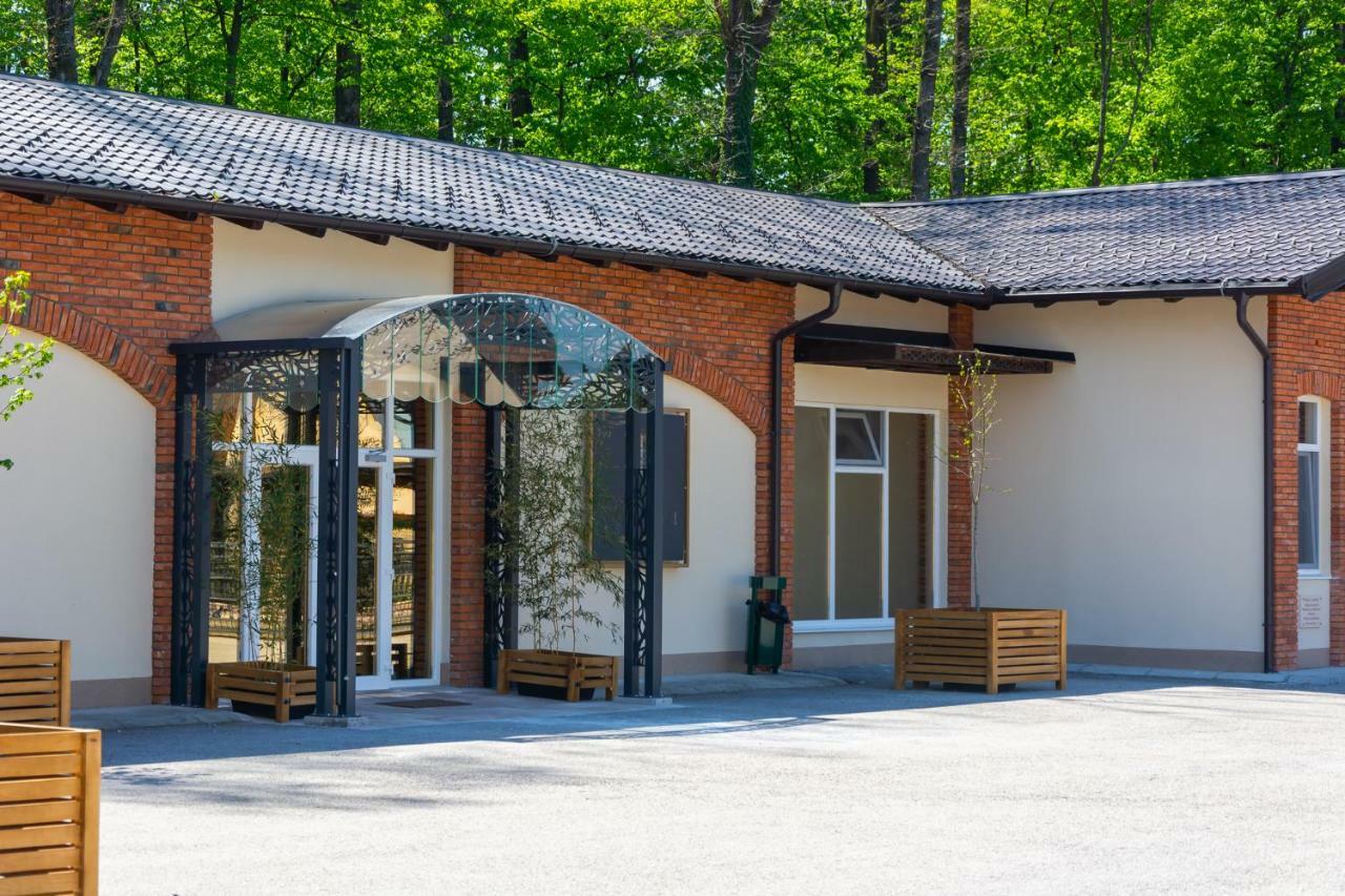 Hotel & Distillery Monogram Gradac (Tutin) Exterior foto