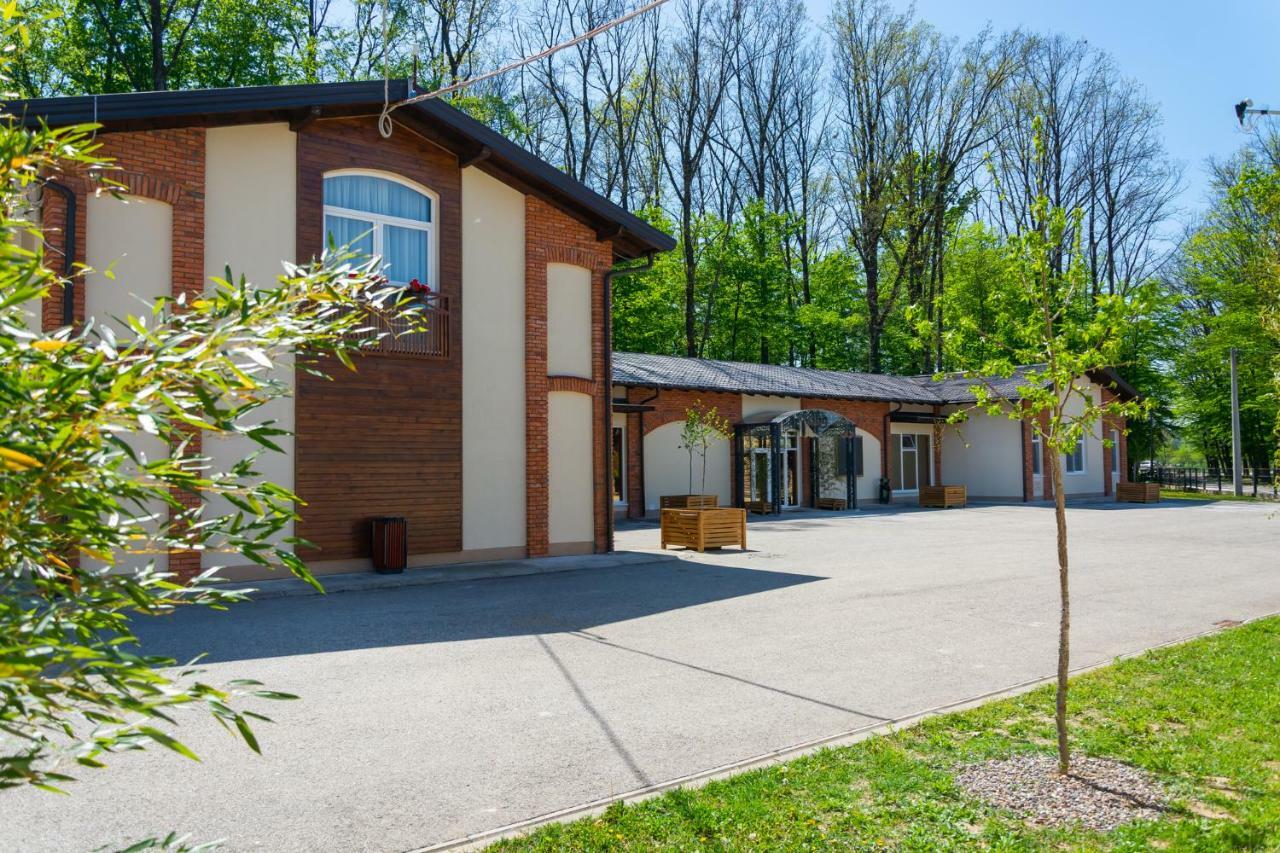Hotel & Distillery Monogram Gradac (Tutin) Exterior foto